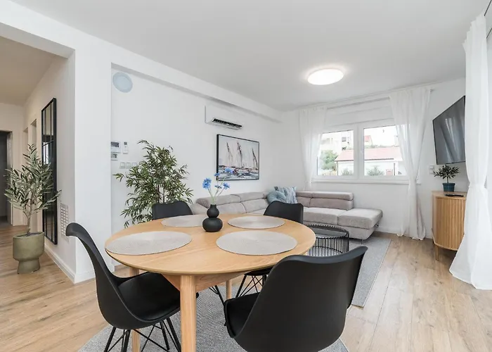 Apartment Beautiful In With Wifi Mandre