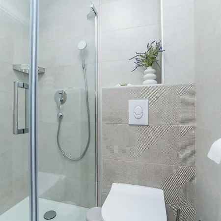 3 Bedroom Gorgeous In * Mandre